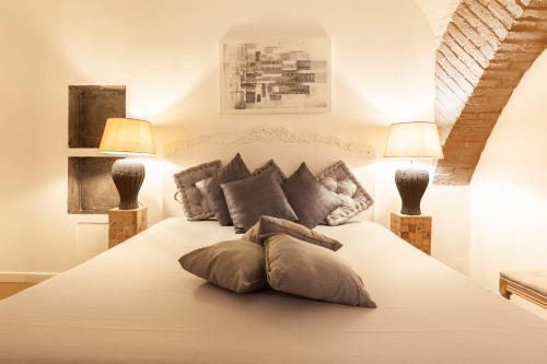 Campo dei Fiori Historic Apartment