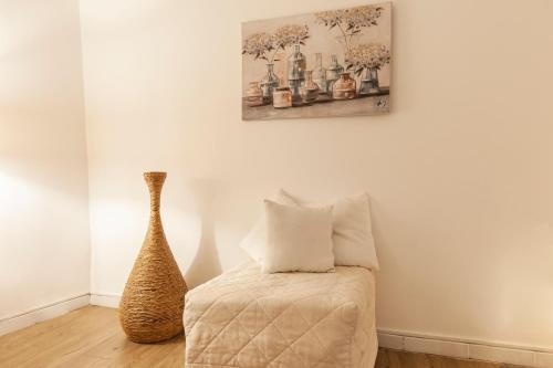 Campo dei Fiori Historic Apartment - Tap to explore photos