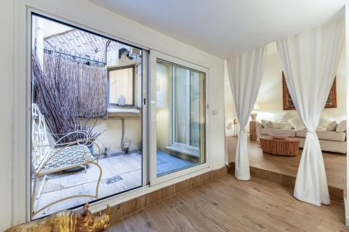 Campo dei Fiori Historic Apartment