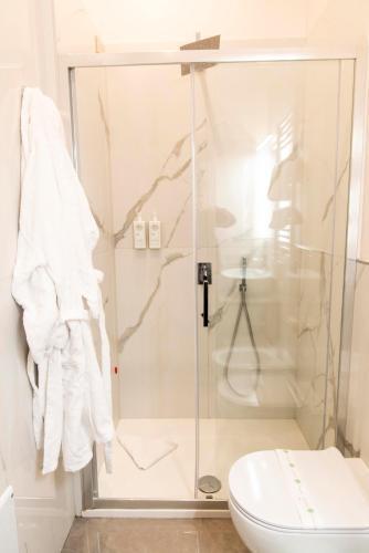 Adelaide Suite Dreams - Tap to explore photos