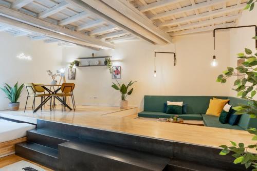 Cantoni 4A - Loft at Colosseum - Tap to explore photos