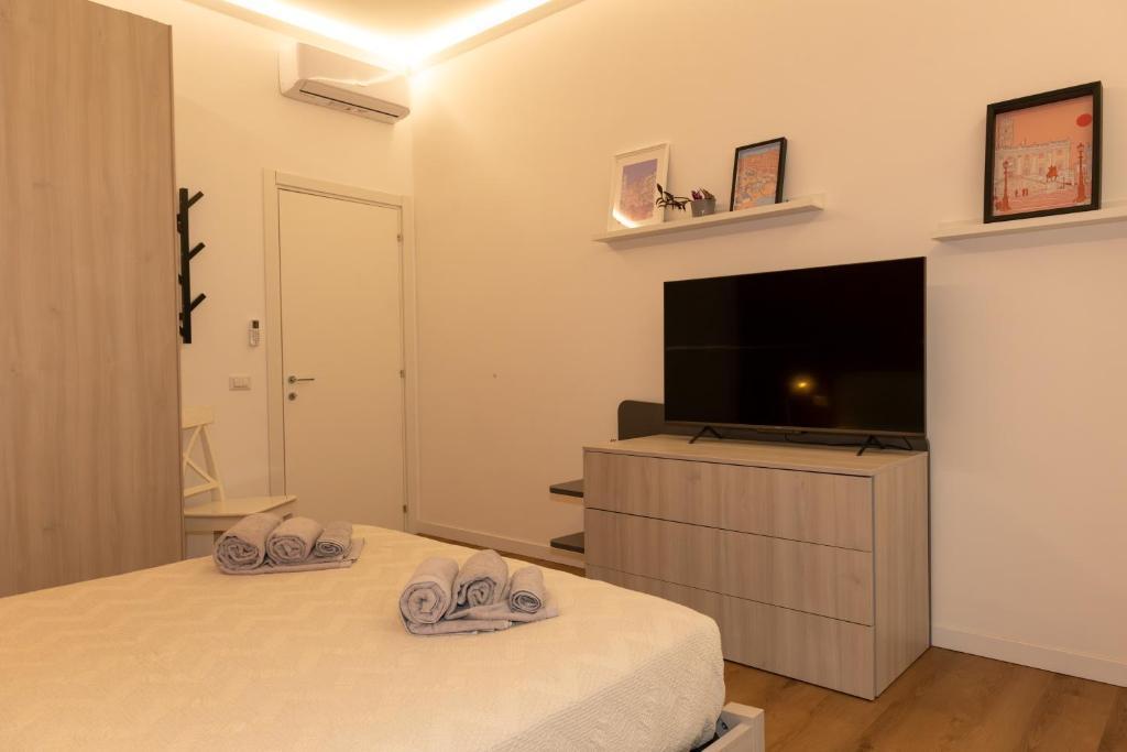 Casa Caterina Holiday House - Bright Modern Apartment Near Trastevere - Tap to explore photos