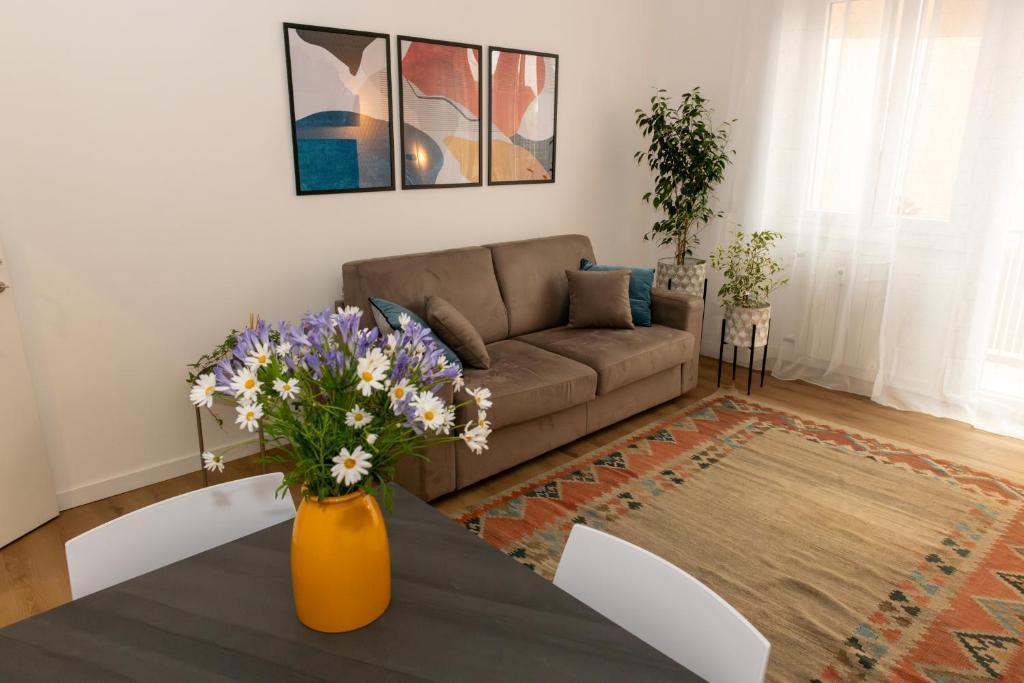 Casa Caterina Holiday House - Bright Modern Apartment Near Trastevere - Tap to explore photos
