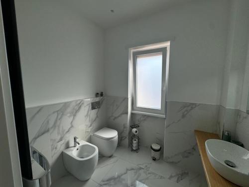 Alba White Room Type - Deluxe Double or Twin Room