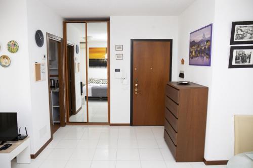 Astri Apartment - Tap to explore photos