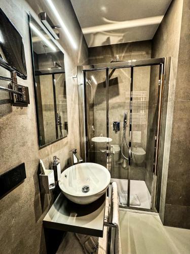 J Maluni City Hotel Room Type - Double Room