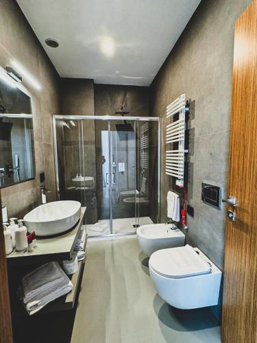 J Maluni City Hotel Room Type - Suite