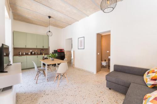 FAMM - Cozy flat in Trastevere Room Type - One-Bedroom Apartment