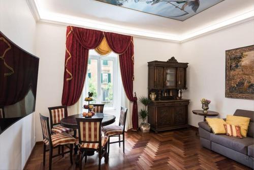 Idyllia - Classy apartment in Vatican area - Tap to explore photos