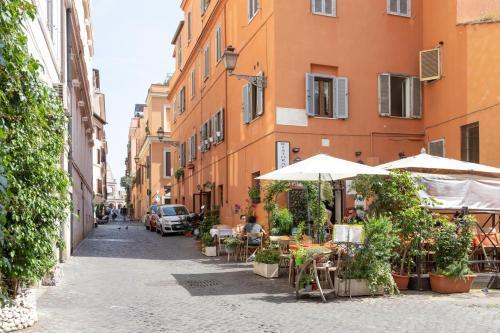 Monti Home - 5 Minute Walk to Colosseum & Metro