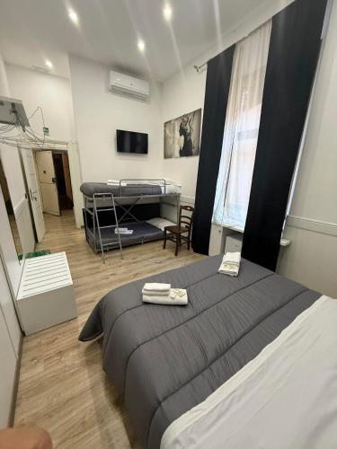 FRALE Home in Rome - Tap to explore photos