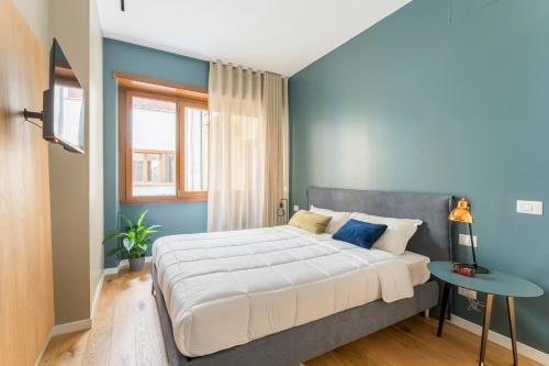 Cavallini Flat, Historic center of Rome