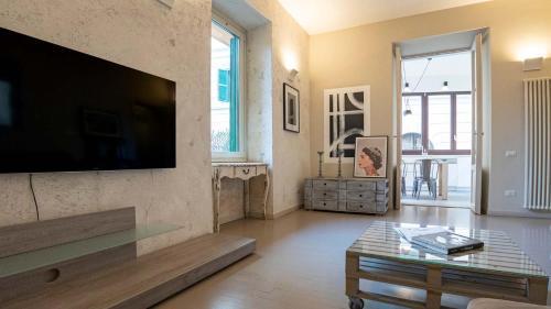EasyTopStay - Trastevere Cozy Nest with Terrace - Tap to explore photos