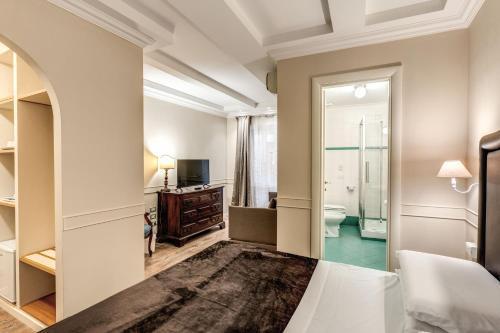 Aurelius Ponte Sant'Angelo Rooms - Self Check-in Room Type - Deluxe Triple Room
