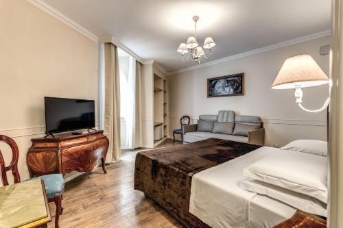Aurelius Ponte Sant'Angelo Rooms - Self Check-in Room Type - Deluxe Quadruple Room