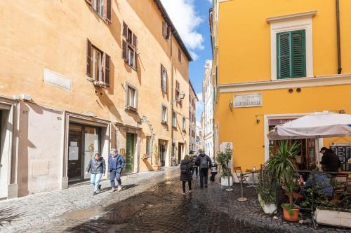 Campo de' Fiori Enchanting Attic