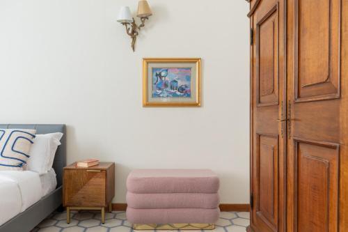 iFlat Barberini 's Dream - Tap to explore photos