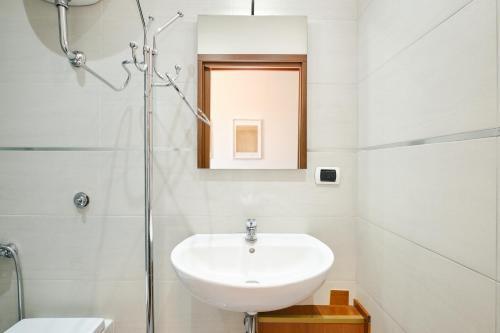 Ampio appartamento a 10 minuti dal Centro Room Type - Three-Bedroom Apartment Ampio appartamento a 10 minuti dal Centro Room Type - Three-Bedroom Apartment