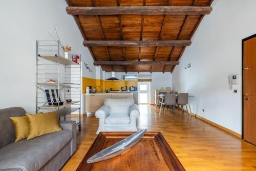 Baccina 45 - Cozy Quiet Apt - Tap to explore photos