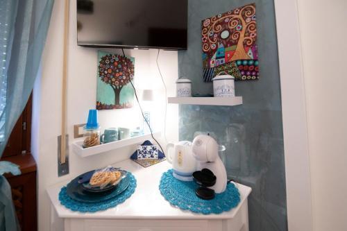 Interno 6 - Tap to explore photos