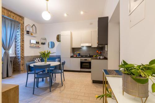 Brevi Roma Design Apartment - Tap to explore photos