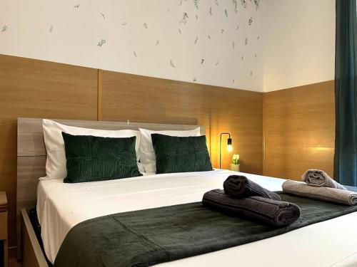 Dreams Under the Trees - Metro Roma Termini