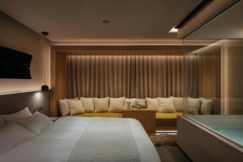 HotelCO Kuramae Room Type - Deluxe Double Room with Bath HotelCO Kuramae Room Type - Deluxe Double Room with Bath