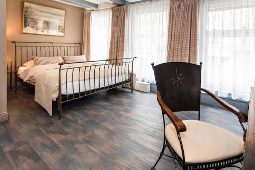 Central Guest Rooms - Tap to explore photos