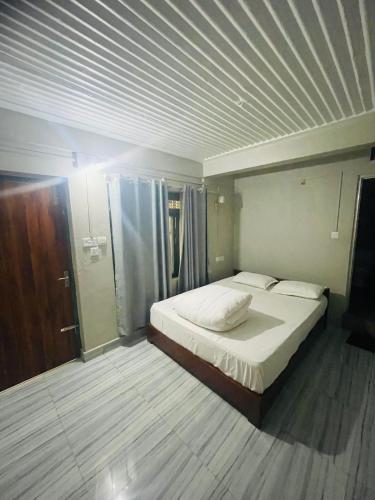 Deurali Guest House - Tap to explore photos