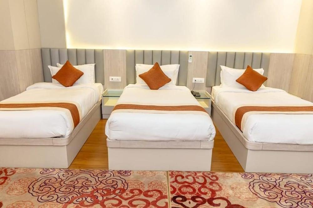 Hotel Badrinath Room Type - Deluxe Triple Room, Non Smoking, City View Hotel Badrinath Room Type - Deluxe Triple Room, Non Smoking, City View