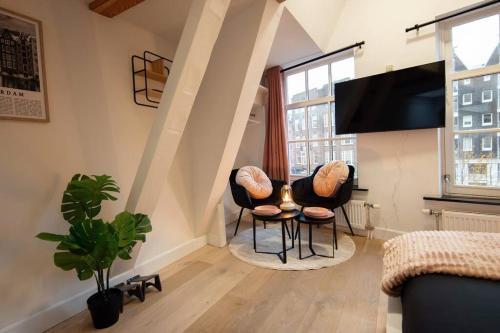 Best Neighbourhood Apartment - Tap to explore photos