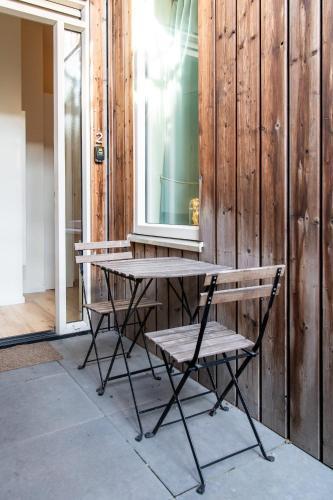 Aparthotel North Studio With Patio For 2 - Tap to explore photos
