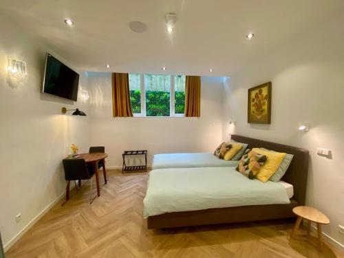 Goodnight Amsterdam Lovely B&B in city centre-private-quiet-luxurious - Tap to explore photos