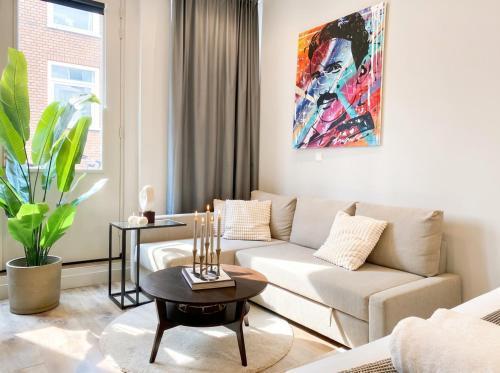 Amsterdam Grachtenappartement - Tap to explore photos
