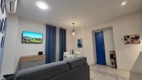 Light Blue Station Apartment - Tap to explore photos