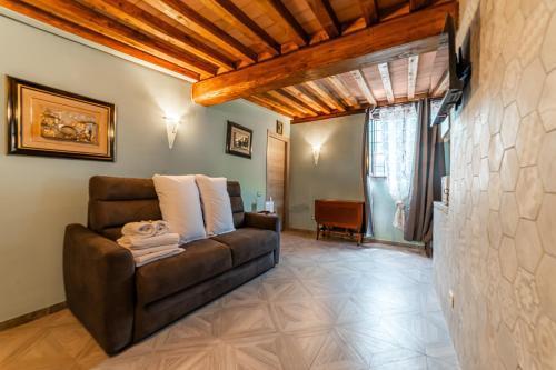 Luxury House in Green Appia Antica - Tap to explore photos
