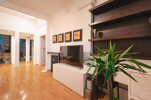Rdr Tortona Rooms - Tap to explore photos