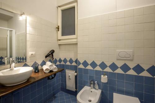 The Right Place 4U Rome La Dolce Vita Boutique Apartment - Tap to explore photos