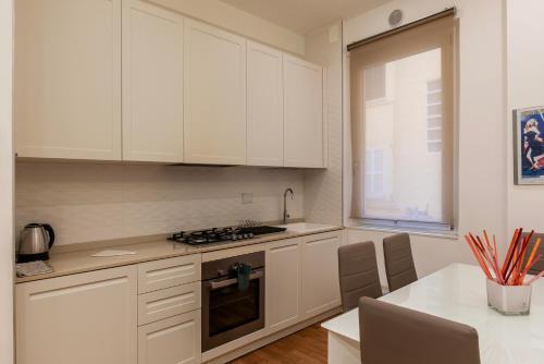 Piazza Bologna Sweet Apartment - Tap to explore photos