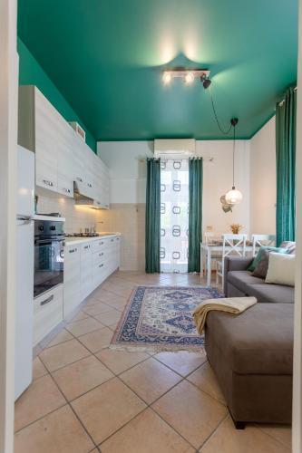 St.Peter station Holiday apartment - Tap to explore photos