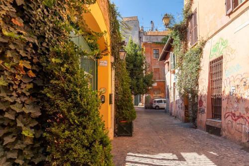 Piede Charming Apartment - Tap to explore photos