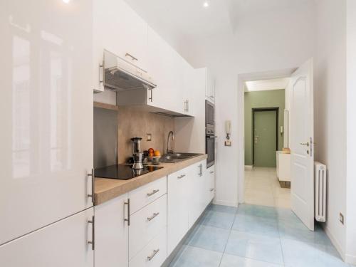 The Best Rent - Bright flat near San Pietro - Tap to explore photos