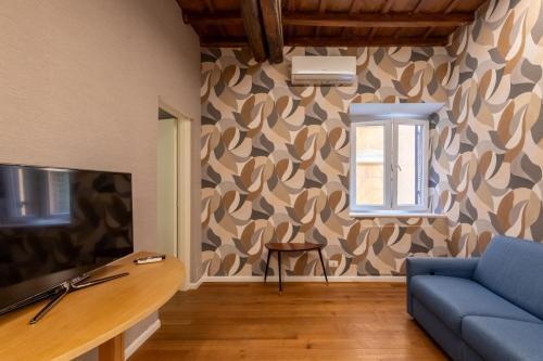 Via del Corso Roma Luxury Apartment - Tap to explore photos