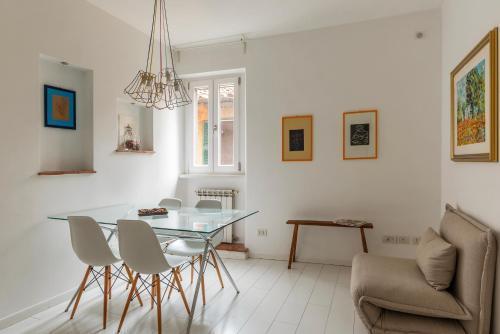 Piazza de' Renzi Duplex Apartment - Tap to explore photos