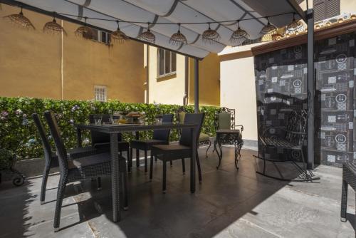 Vatican Boutique Apartment with Large Terrace - Tap to explore photos