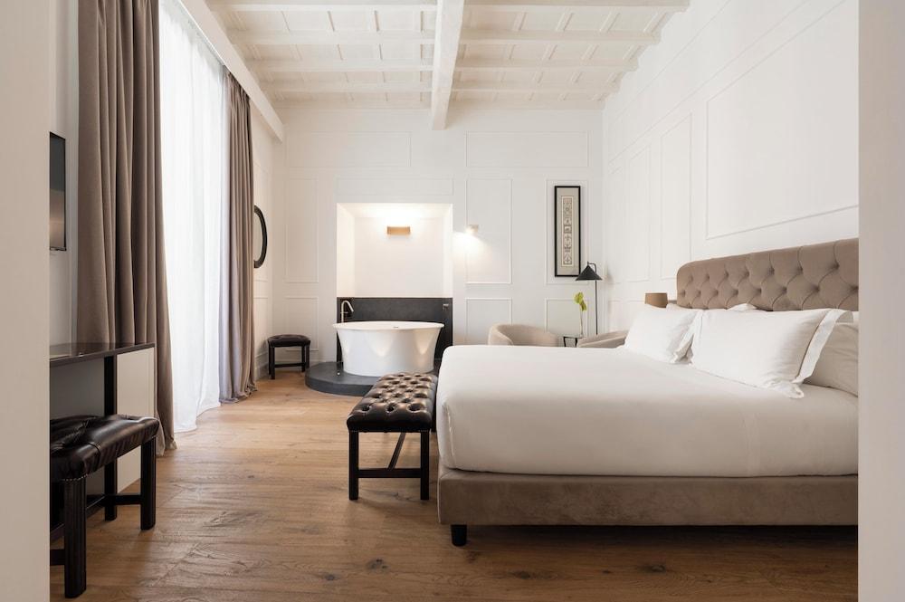 Palazzo Goldoni Condotti Collection Room Type - King Suite Deluxe