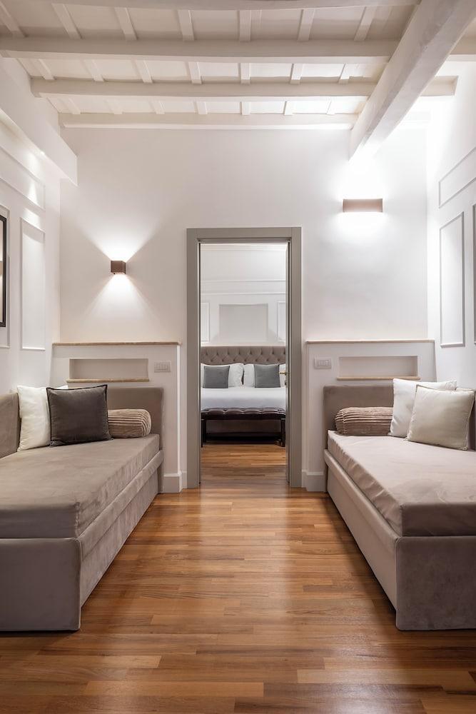 Palazzo Goldoni Condotti Collection Room Type - Family Suite (Master) Palazzo Goldoni Condotti Collection Room Type - Family Suite (Master)
