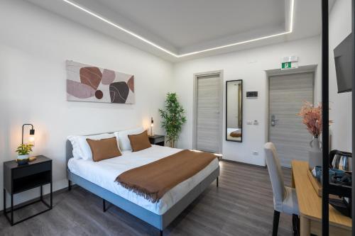 ReRent Rooms - 36 Trionfale Guesthouse - Tap to explore photos