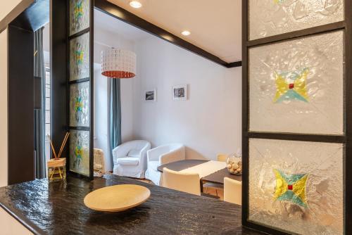 Trastevere Delightful Apartment - Tap to explore photos