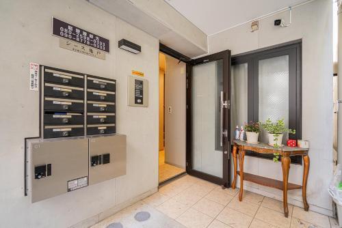 KYARA HOTEL 亀戸b - Tap to explore photos